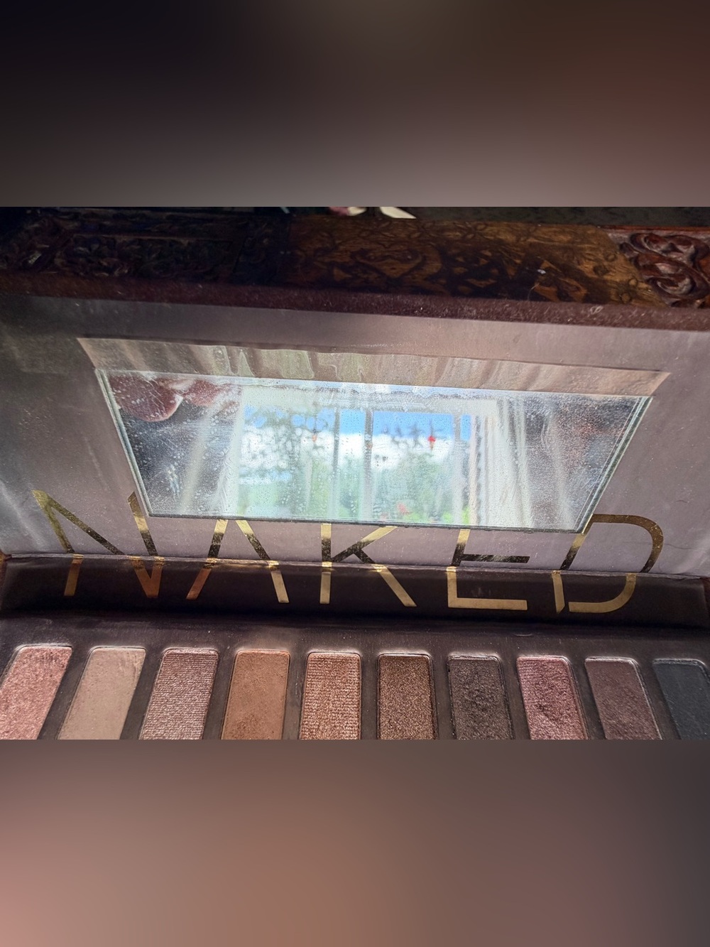 Urban Decay Naked Palette - Plum Brown Finish - Picture 3 of 5